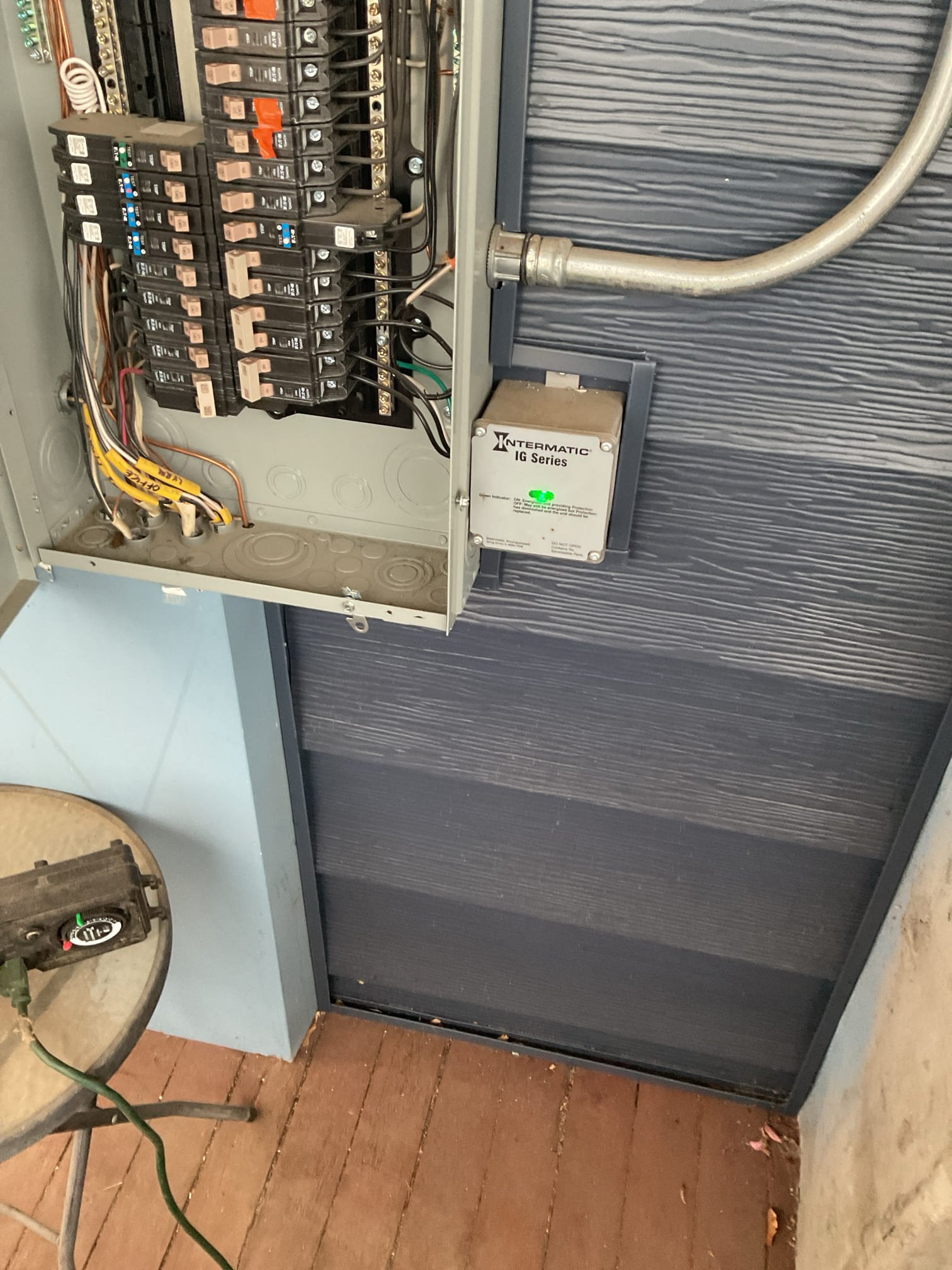 Quality Electrical outlet & switch installation